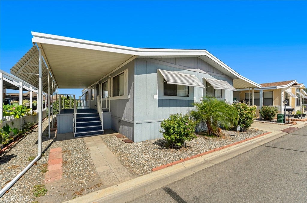 5001 W Florida 748