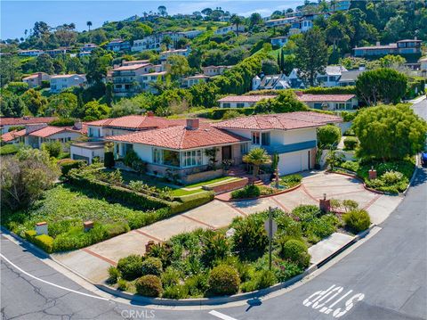 Photo of 760 Via Del Monte, Palos Verdes Estates, CA 90274 (MLS # PV26079346)