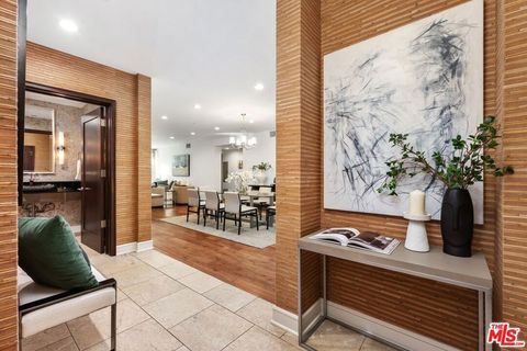 Photo of 447 N Doheny Drive #102, Beverly Hills, CA 90210 (MLS # 26850989)