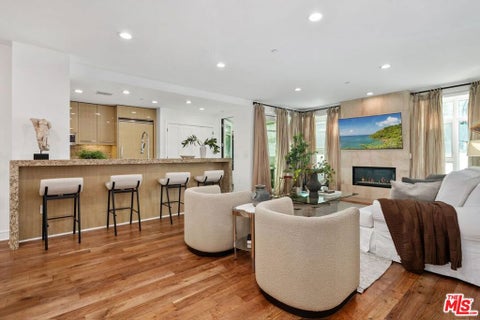 Photo of 447 N Doheny Drive #102, Beverly Hills, CA 90210 (MLS # 26850989)