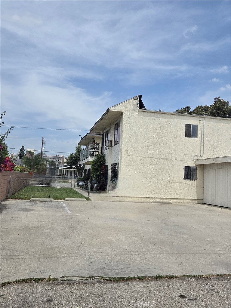 270 E 6th Street