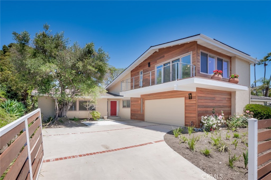 804 Avenida Presidio