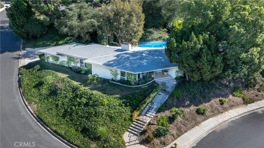 Photo of 16237 Meadowridge Road, Encino, CA 91436 (MLS # SR26034035)