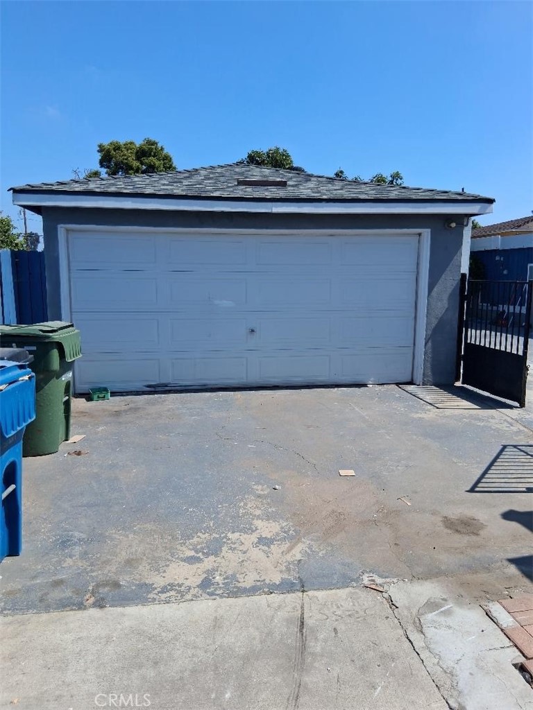 3625 W 106th