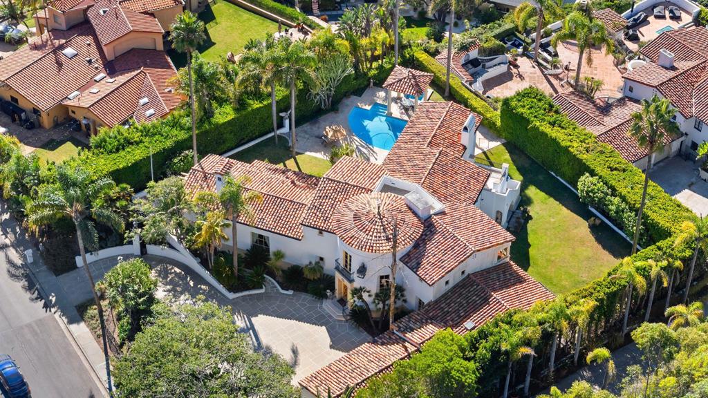 6692 La Jolla Scenic Dr S