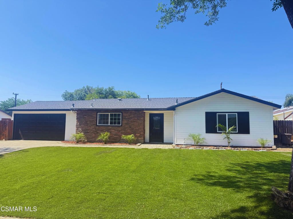 Photo of 1449 Calle Durazno, Thousand Oaks, CA 91360 (MLS # 225004958)