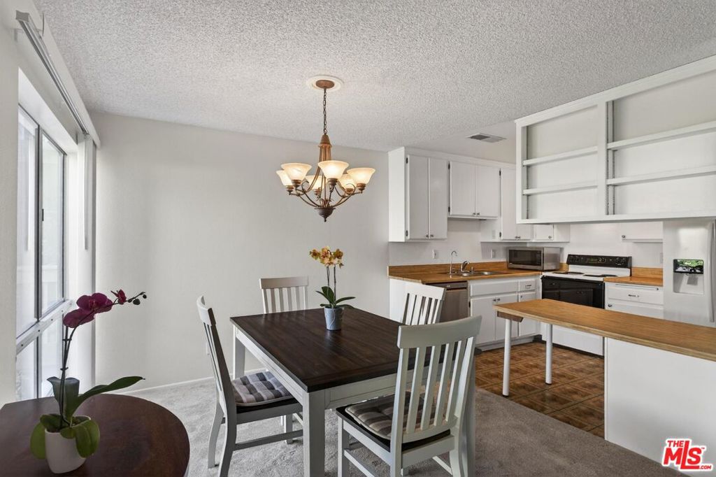 255 Sequoia Court 23