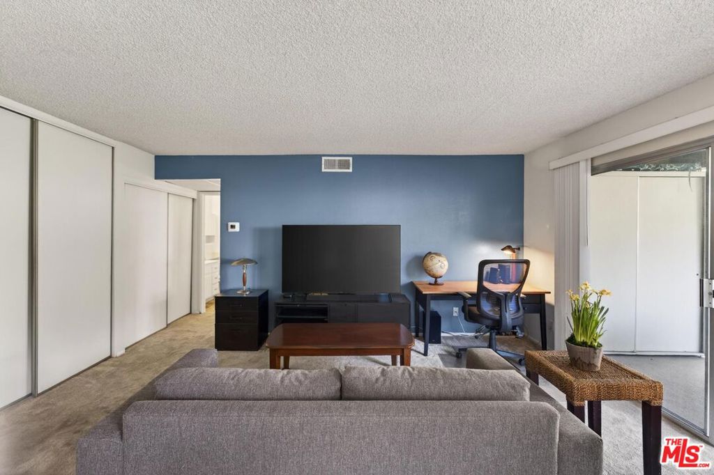 255 Sequoia Court 23