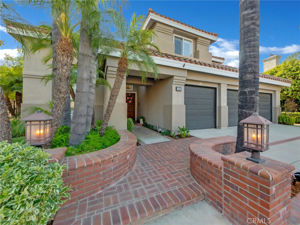 125 Heath Meadow Place