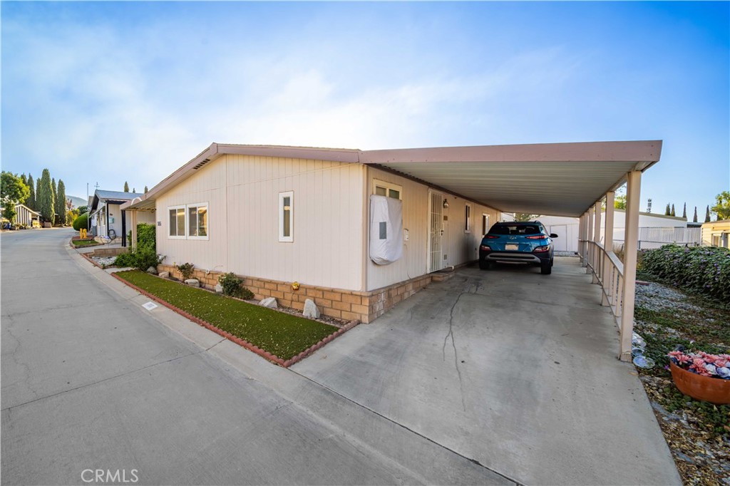 1030 E Avenue S 186