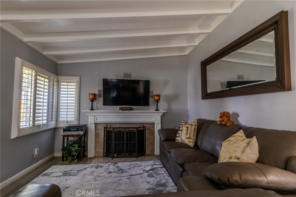 128 E 67th Way