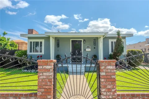 128 E 67th Way, Long Beach, CA 90805 - MLS#: OC26072483