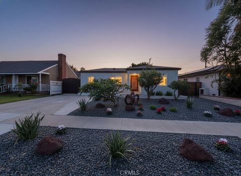 Photo of 4251 Gundry Ave, Long Beach, CA 90807 (MLS # OC25259836)