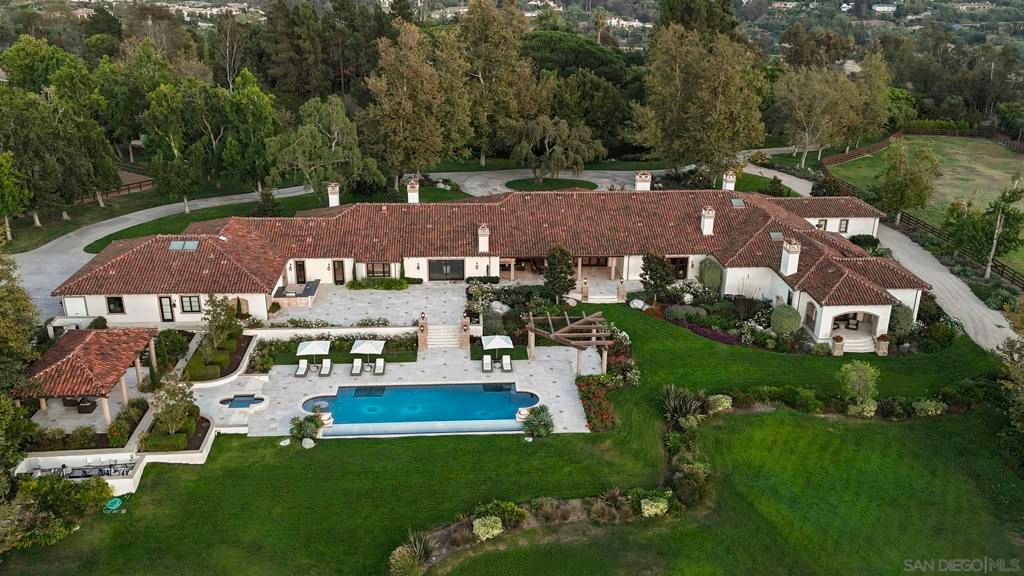 Photo of 17872 Via De Fortuna, Rancho Santa Fe, CA 92067 (MLS # 250040739SD)