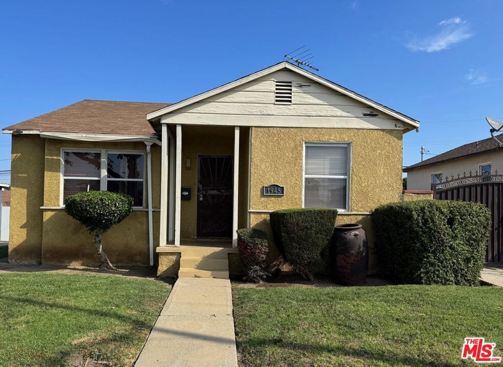 Photo of 1945 W Imperial Highway, Los Angeles, CA 90047 (MLS # 26672775)