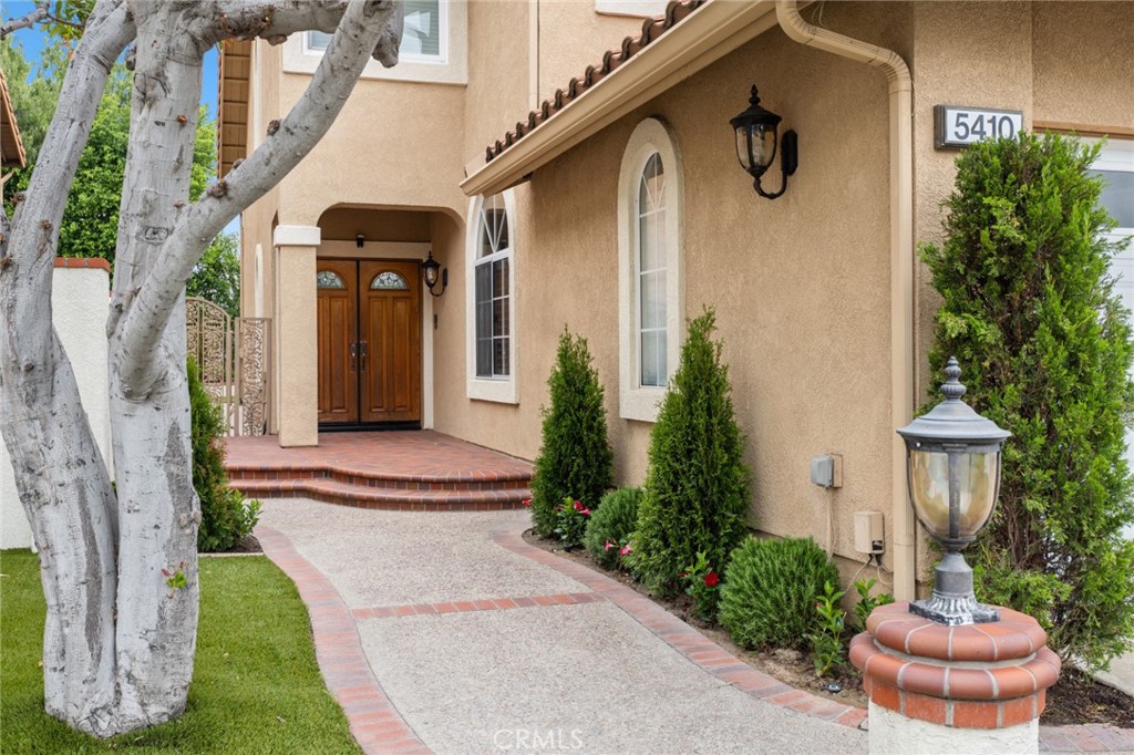 5410 Avenida El Cid