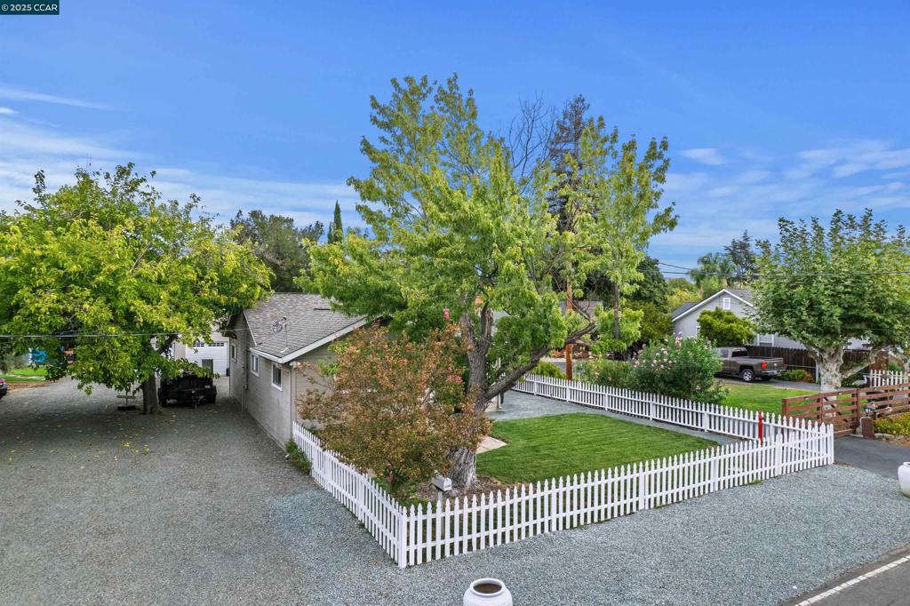 WALNUT LANDS - Residential