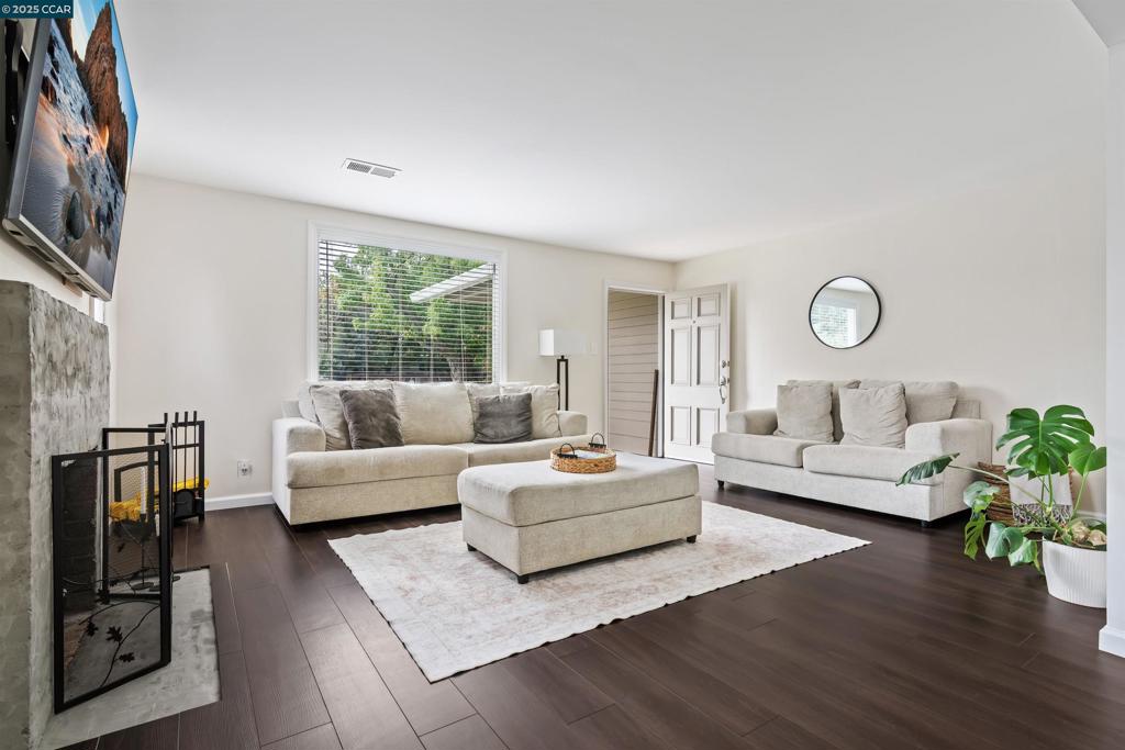 WALNUT LANDS - Residential