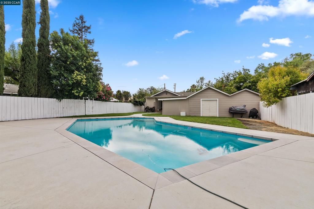 WALNUT LANDS - Residential