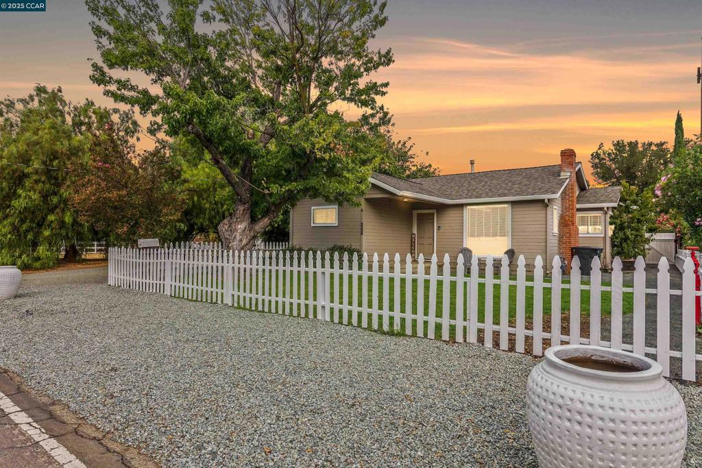 WALNUT LANDS - Residential