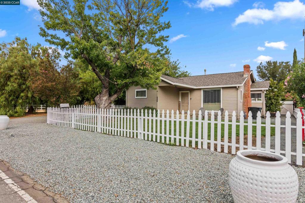 WALNUT LANDS - Residential
