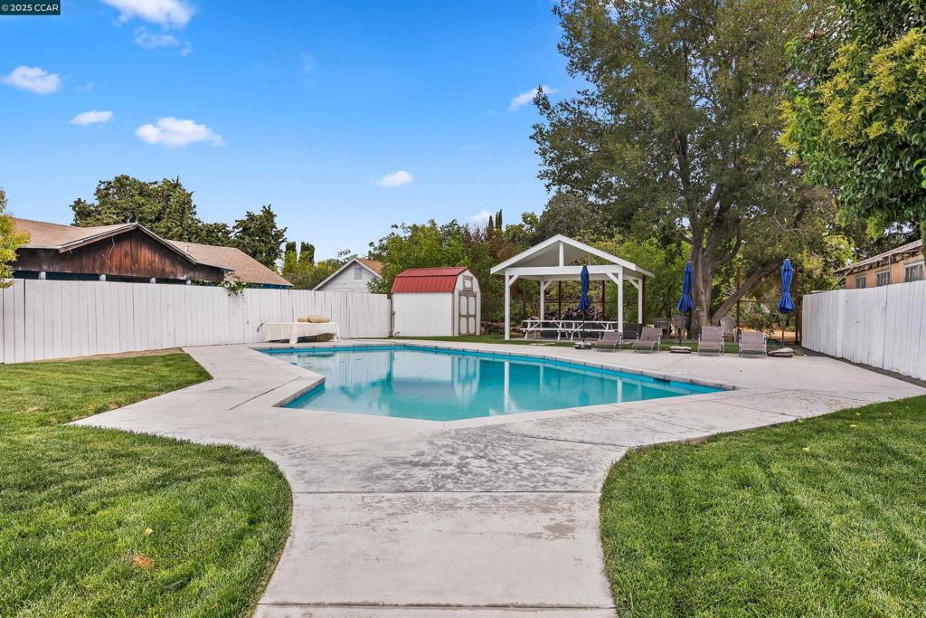 WALNUT LANDS - Residential