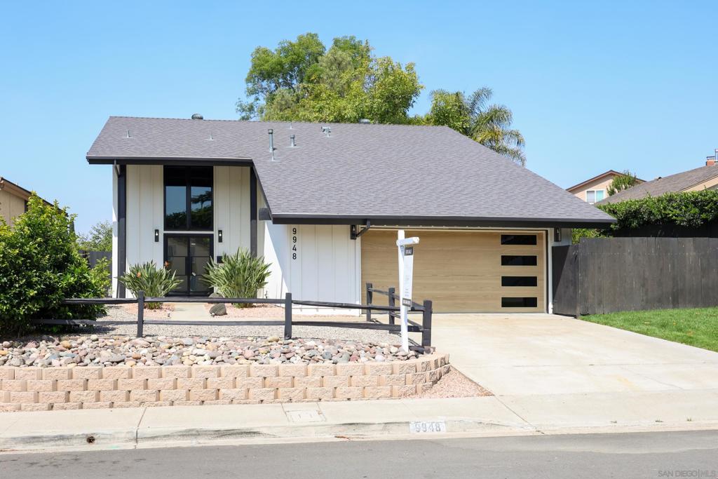 9948 Courtyard Dr DR