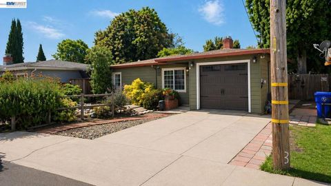 Photo of 18183 Rainier Ave Ave, Hayward, CA 94541 (MLS # 41132295)