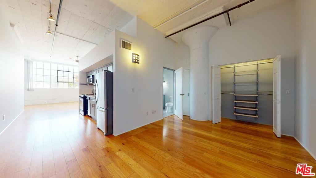 420 S San Pedro Street 421