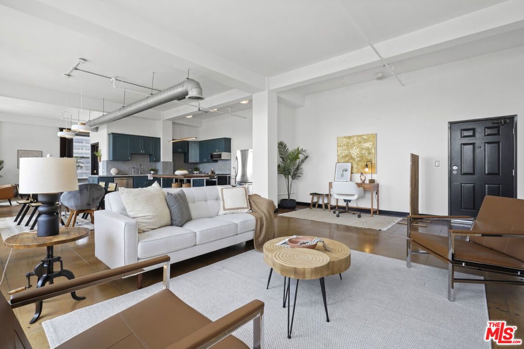 108 W 2nd Street 906