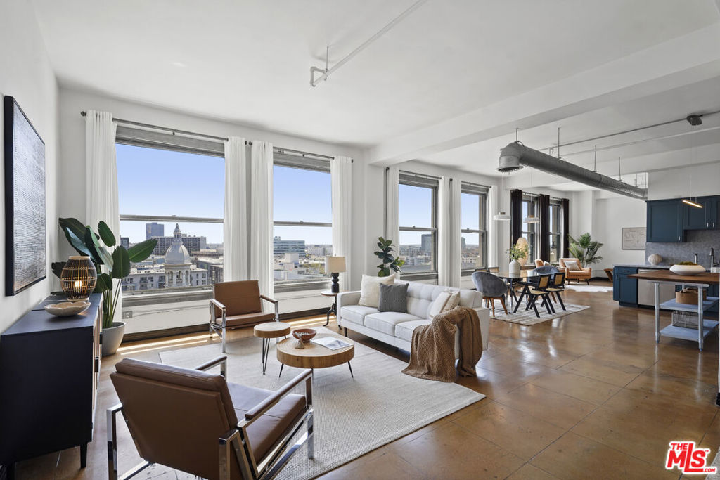 108 W 2nd Street 906