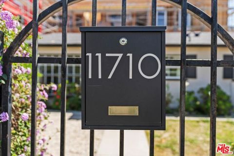 11710 Hartsook Street Valley Village CA 91607