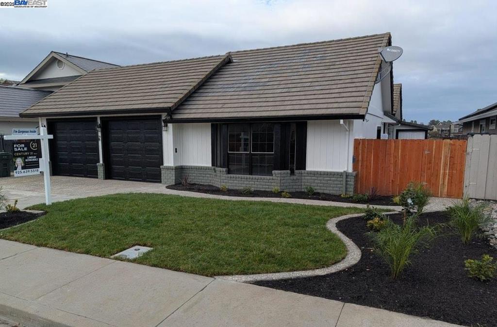 DELTA WATERFRONT ACCESS - Residential