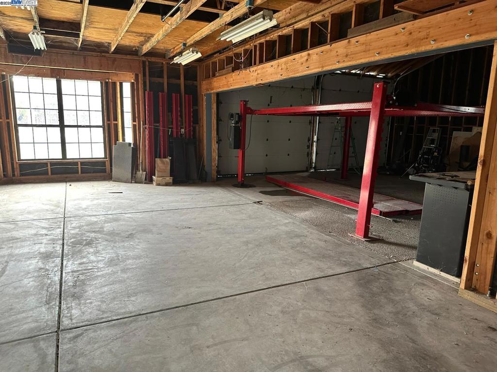 DELTA WATERFRONT ACCESS - Residential