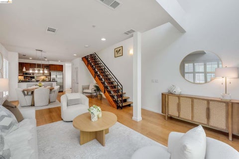 Photo of 6466 Hollis St ST #334, Emeryville, CA 94608 (MLS # 41139651)