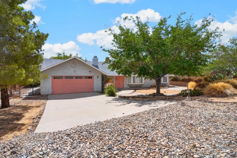 Photo of 61849 Alta Mesa Drive, Joshua Tree, CA 92252 (MLS # 219153275DA)