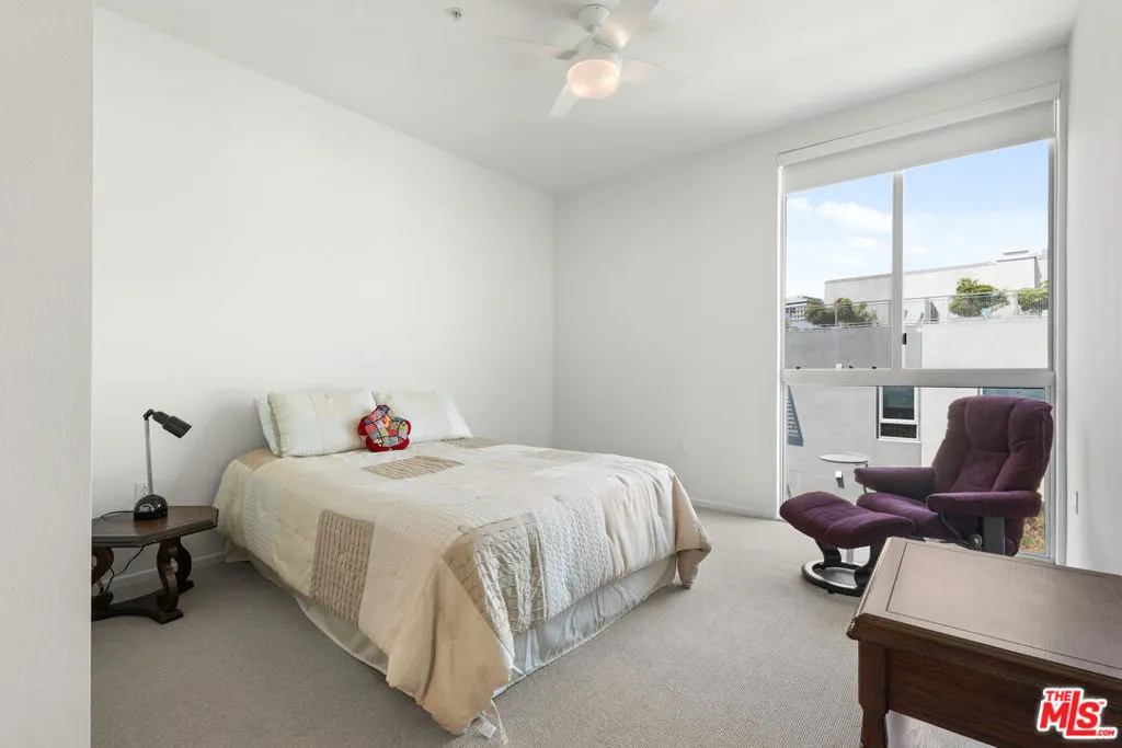 Los Angeles, California 90012, United States, 2 Bedrooms Bedrooms, ,2 BathroomsBathrooms,Residential,Active,166272