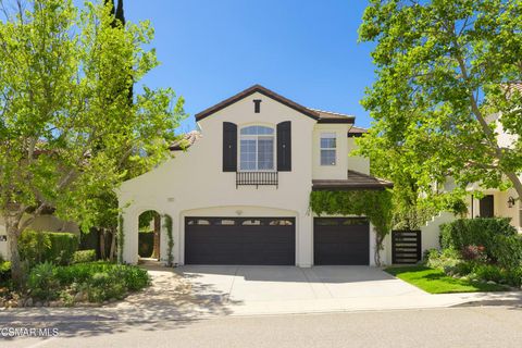 Photo of 861 Alexandra Court, Oak Park, CA 91377 (MLS # 226001773)