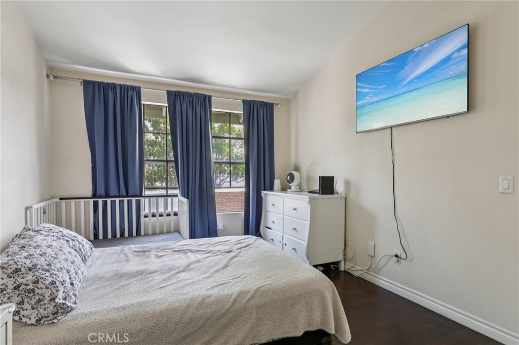 10601 Lakeside S J