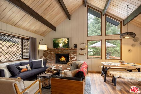 Photo of 26645 Lake Forest Drive, Twin Peaks, CA 92391 (MLS # 25535413)