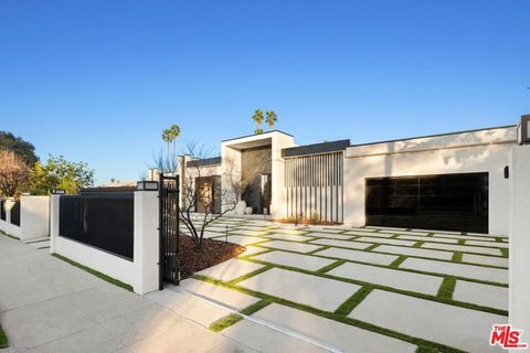 5200 Oakdale Avenue Woodland Hills CA 91364