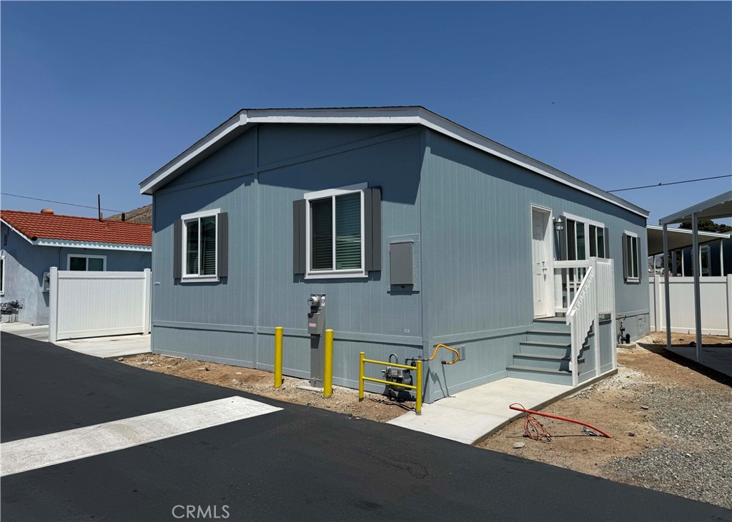 8086 Mission Boulevard 20
