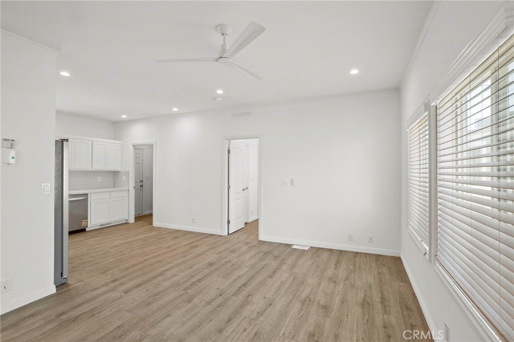 8086 Mission Boulevard 20