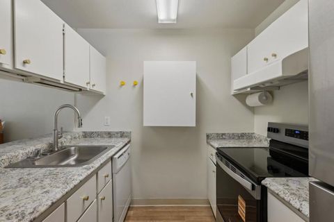 Photo of 980 Kiely Boulevard #225, Santa Clara, CA 95051 (MLS # ML82040112)