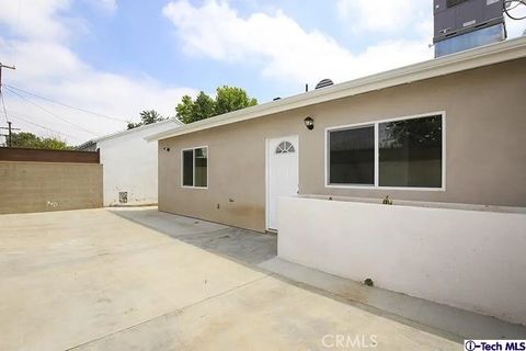 Photo of 7435 Collett Avenue, Van Nuys, CA 91406 (MLS # GD25276204)