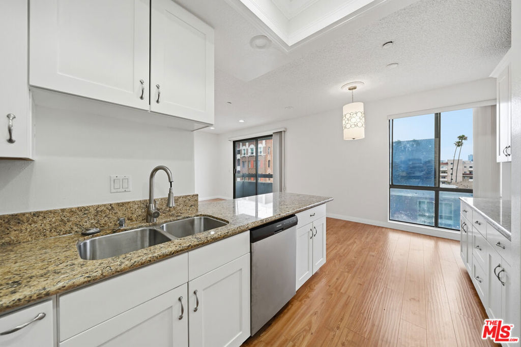 533 S St Andrews Place 313