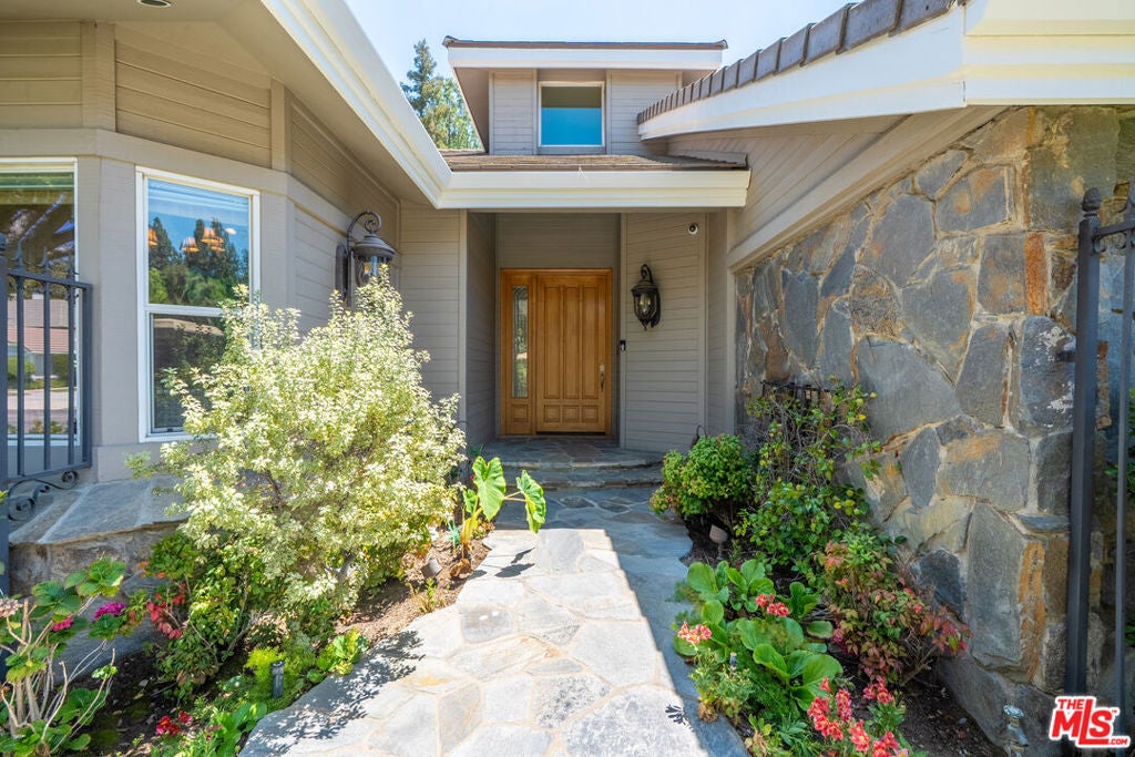 19234 Mayall Street, Los Angeles CA 91324