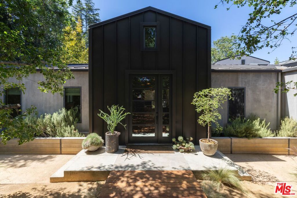 226 S Rimpau Boulevard