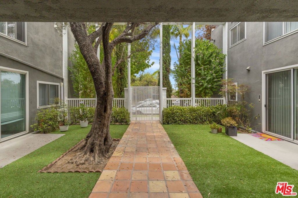 7758 W 91st Street