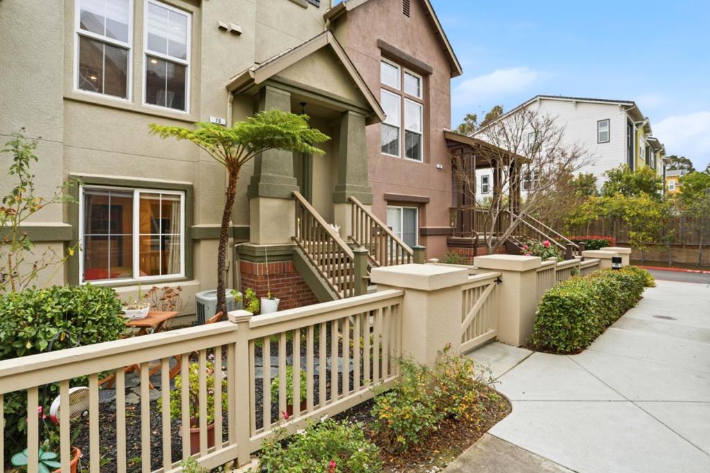 70 Towne Circle